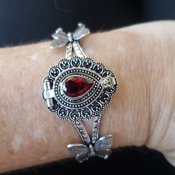 New Garnet 925 Silver Butterflies Poison Cuff Bracelet. - Picture 12 of 14